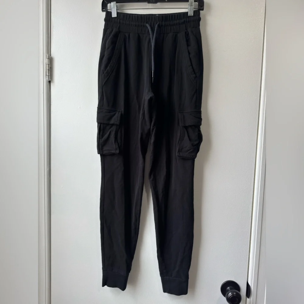 ALO Yoga Black Cargo Joggers